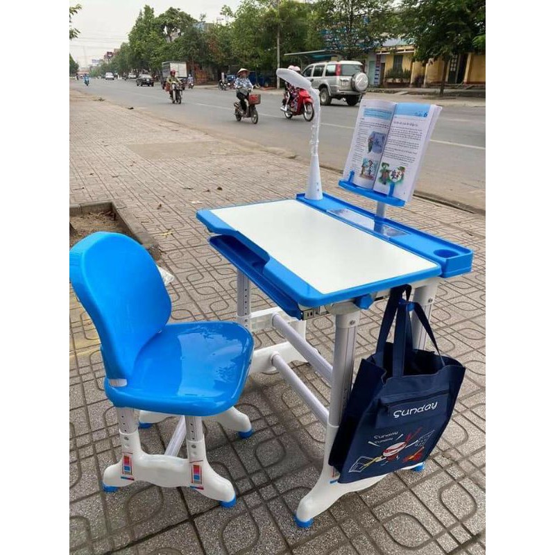 bàn học sinh chống gù chống cận cao cấp có đèn | BigBuy360 - bigbuy360.vn