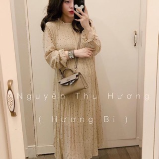 Váy chấm bi