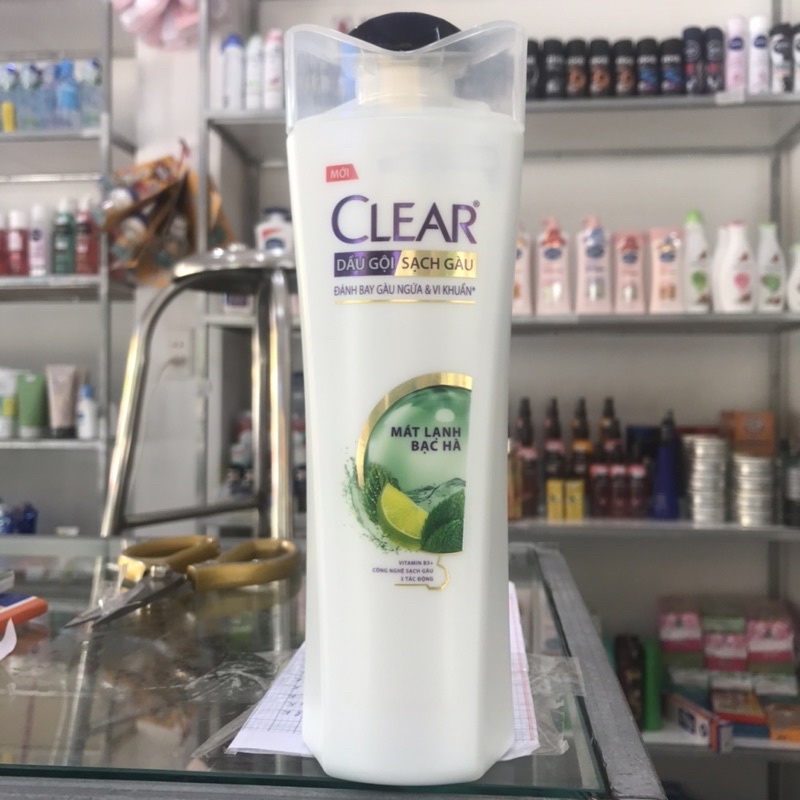 Dầu gội sạch gàu Clear mát lạnh bạc hà 340ml