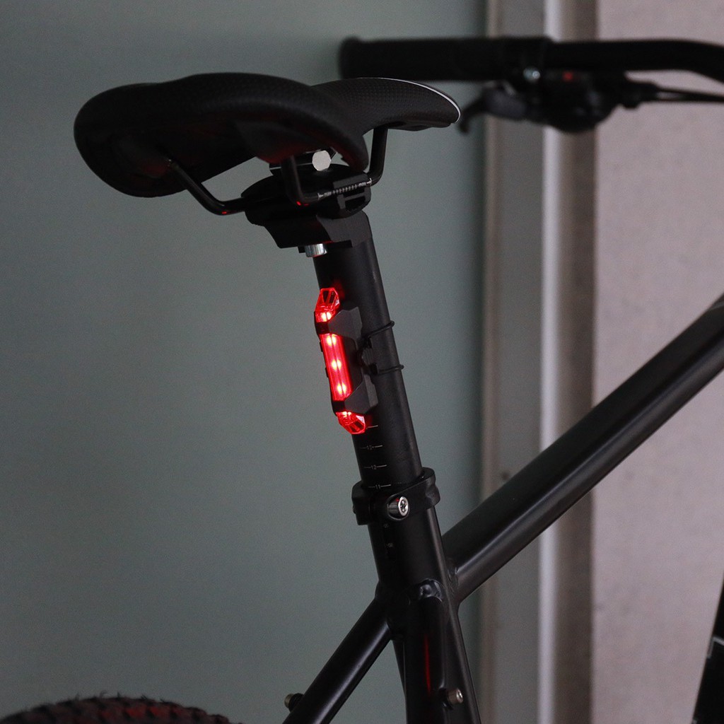 Đèn 5 Led cảnh báo sau xe đạp sạc USB Jett Amp