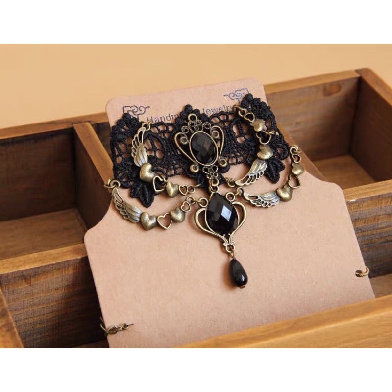 Vòng cổ ren đen cổ điển đính hạt
