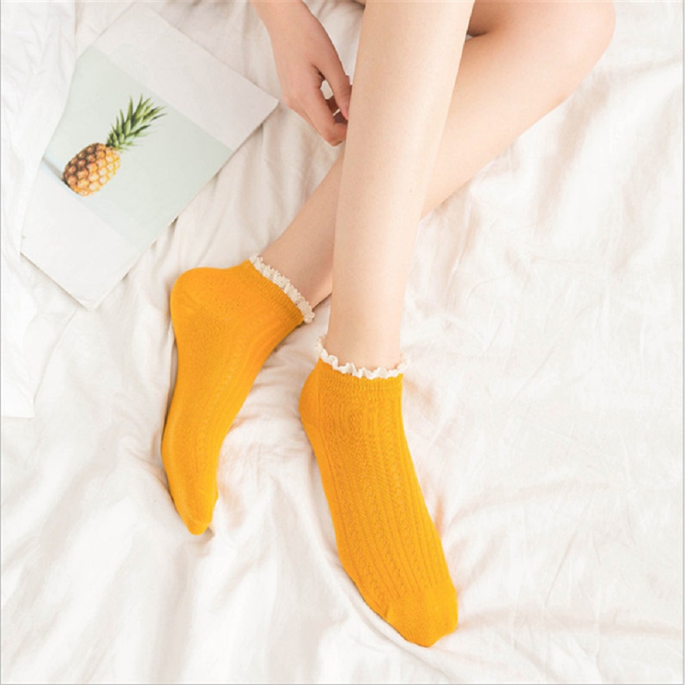 Đôi vớ ngắn bằng vải cotton phối ren nhún bèo màu kẹo dễ thương dành cho nữ