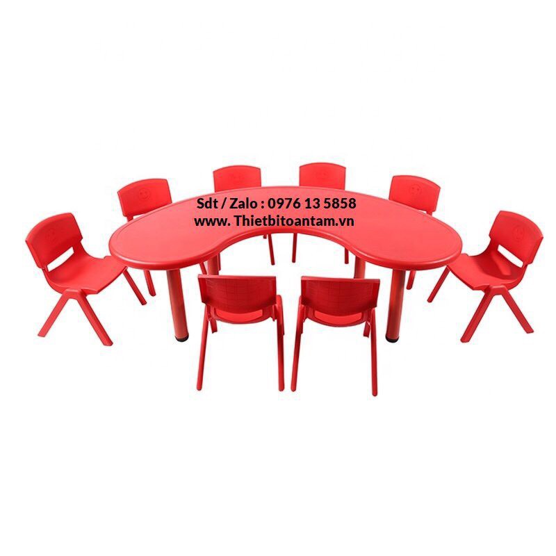 Bàn nhựa hình bán nguyệt cho bé 8 chổ ngồi