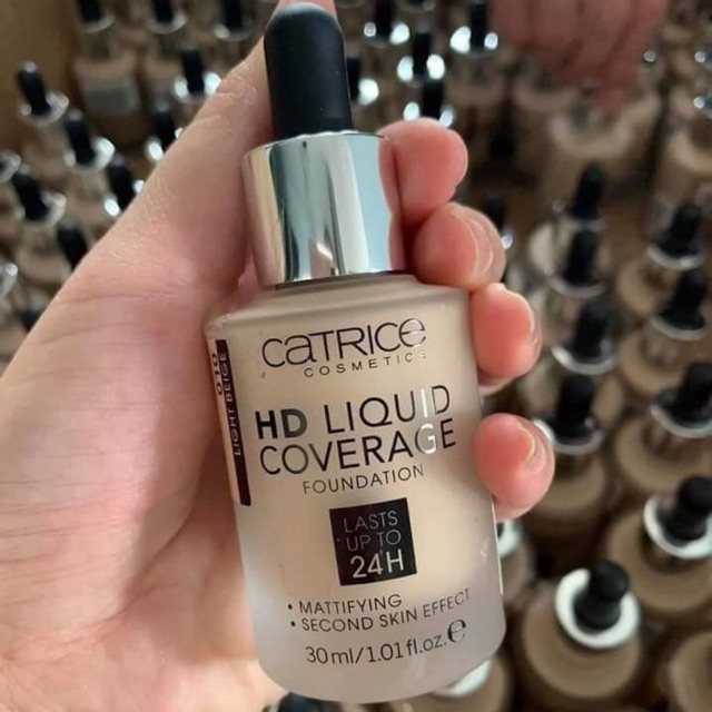 Kem nền kiềm dầu Catrice HD 24h Liquid Coverage Foundation KN01