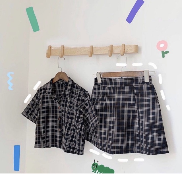 Set áo croptop và chân váy kẻ 🆕 ( hình thật )