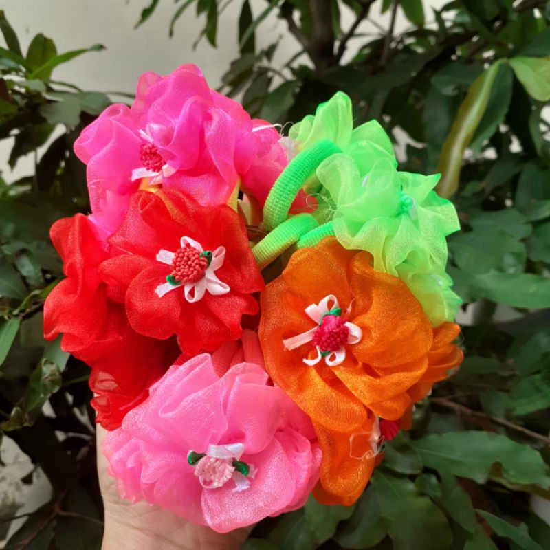 Một cặp thun cột tóc đính vải cho bé