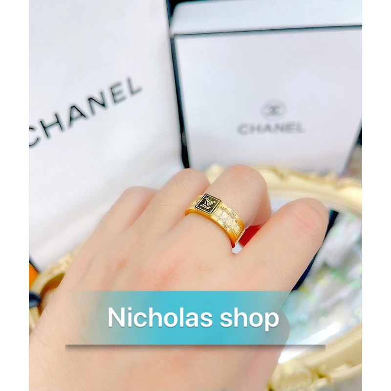Nhẫn titan Lv mạ vàng