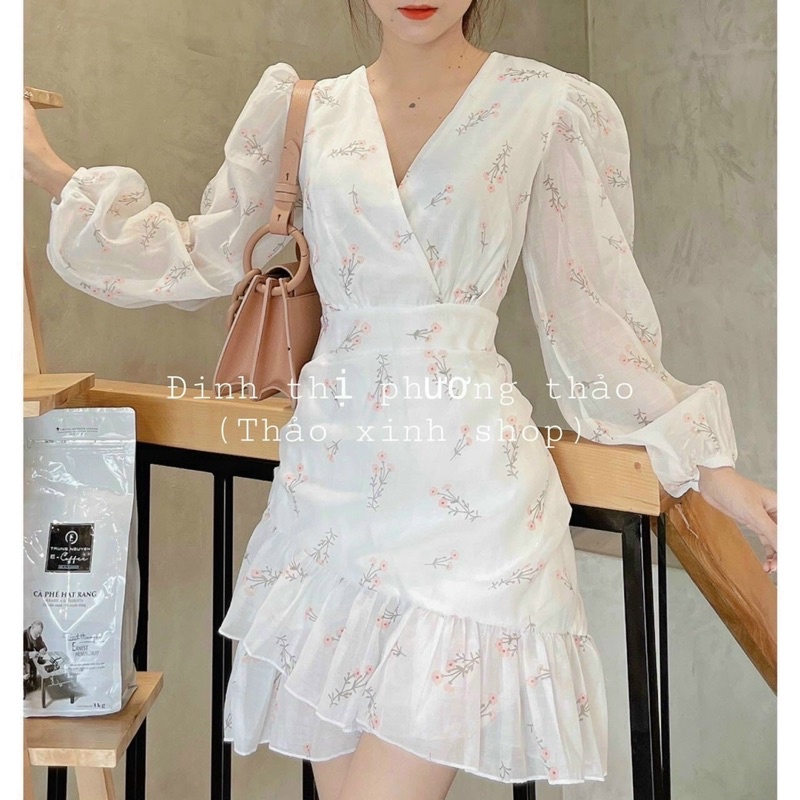 Váy đầm voan lua trắng hoa nhí cổ V vạt bèo chéo 2 tầng dáng xoè chữ A ngắn trẻ trung đi đám cưới