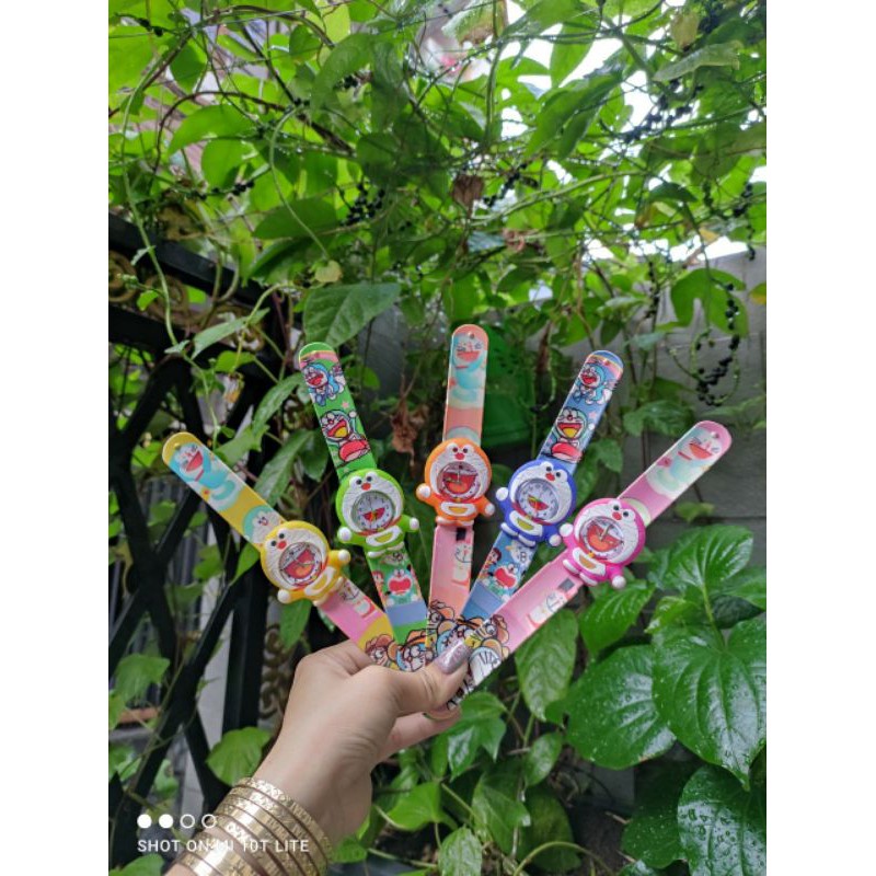 Đồng hồ mèo doremon đập tay | BigBuy360 - bigbuy360.vn