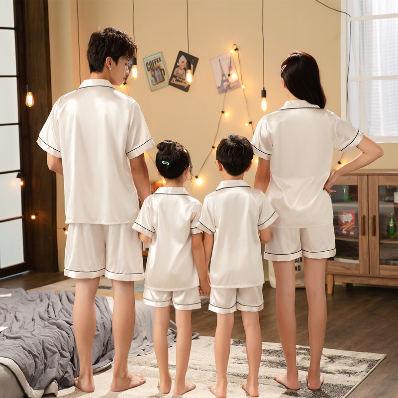 Bộ Đồ Ngủ Ngắn Tay Vải Lụa Mát Thời Trang Mùa Hè Cho Gia Đình