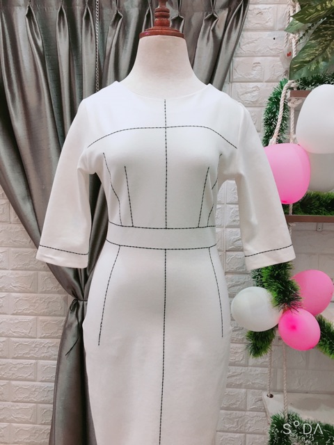 Váy liền kiểu dáng bút chì, màu trắng, size L