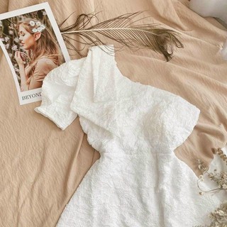 Đầm lệch vai gấm nơ to siêu phẩm