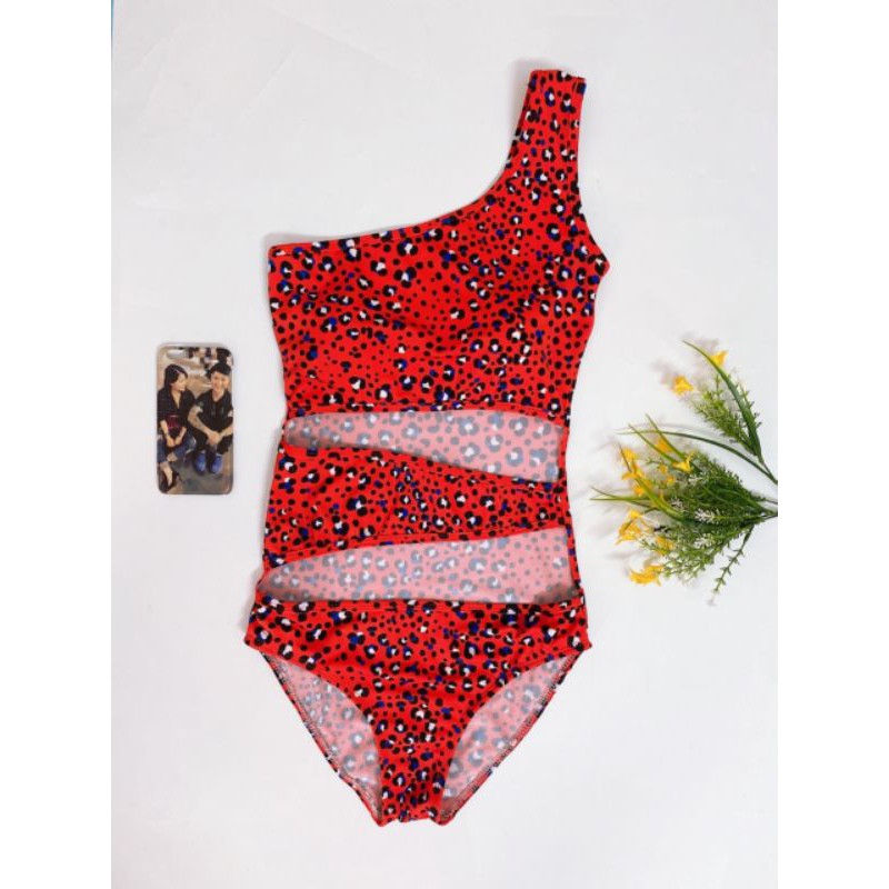 Bikini da báo đỏ