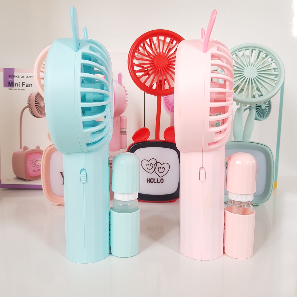 Quạt Tích Điện Phun Sương Cầm Tay Siêu Mát