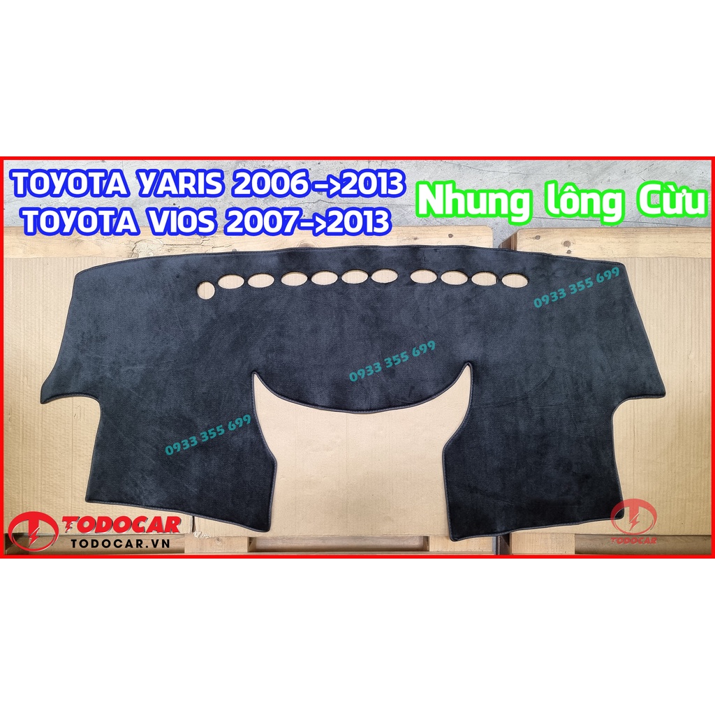 Thảm Taplo TOYOTA YARIS bằng Nhung lông Cừu hoặc Da vân Carbon, Da vân Gỗ