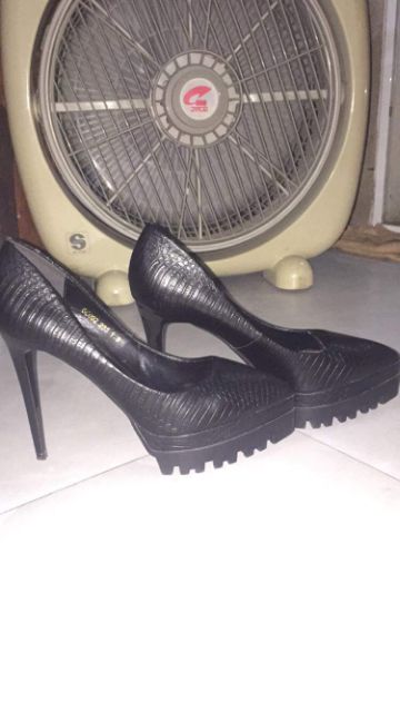 Giày cao gót
