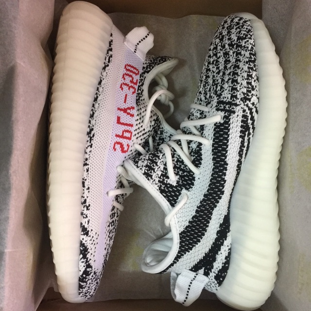 Giầy Sneaker Yezzy 350 V2 zebra