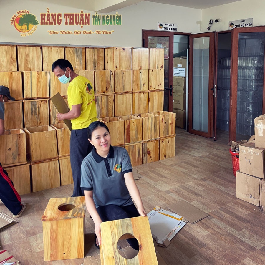 Combo Ghế Gỗ Thông Tự Nhiên Và Túi Xông Phụ Khoa Sét 12-24 Gói