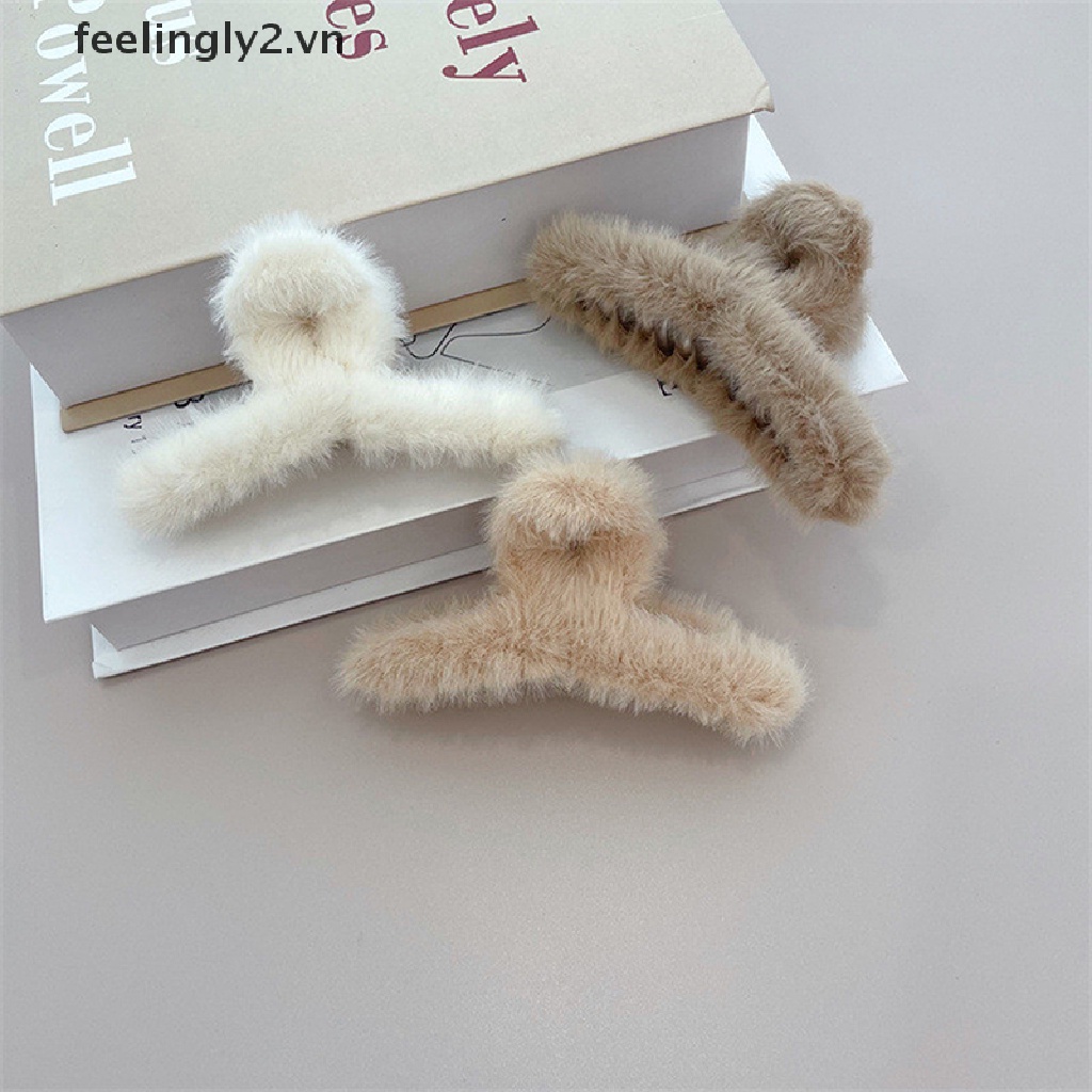 Kẹp tóc acrylic phối vải lông thanh lịch thời trang dành cho nữ