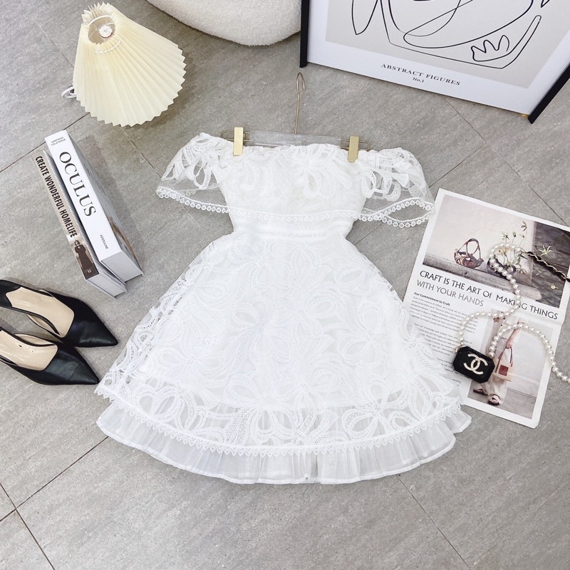 ĐẦM TRẮNG REN HOA TRỄ VAI