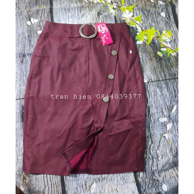 Chân váy da đính đai