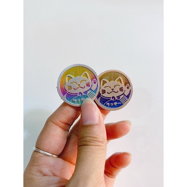 Tem dán titan mèo thần tài, mèo may mắn vãy tay thu hút tài lộc