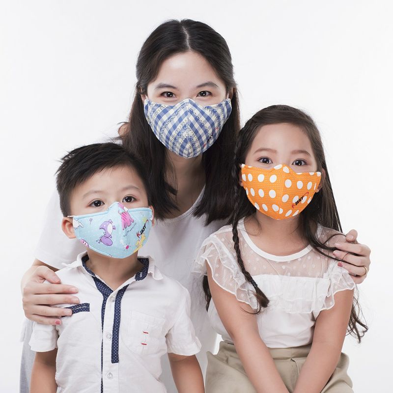 Khẩu trang KISSY người lớn và trẻ em ngăn bụi mụn 2.5 PM chống mùi say xe( màu ngẫu nhiên)