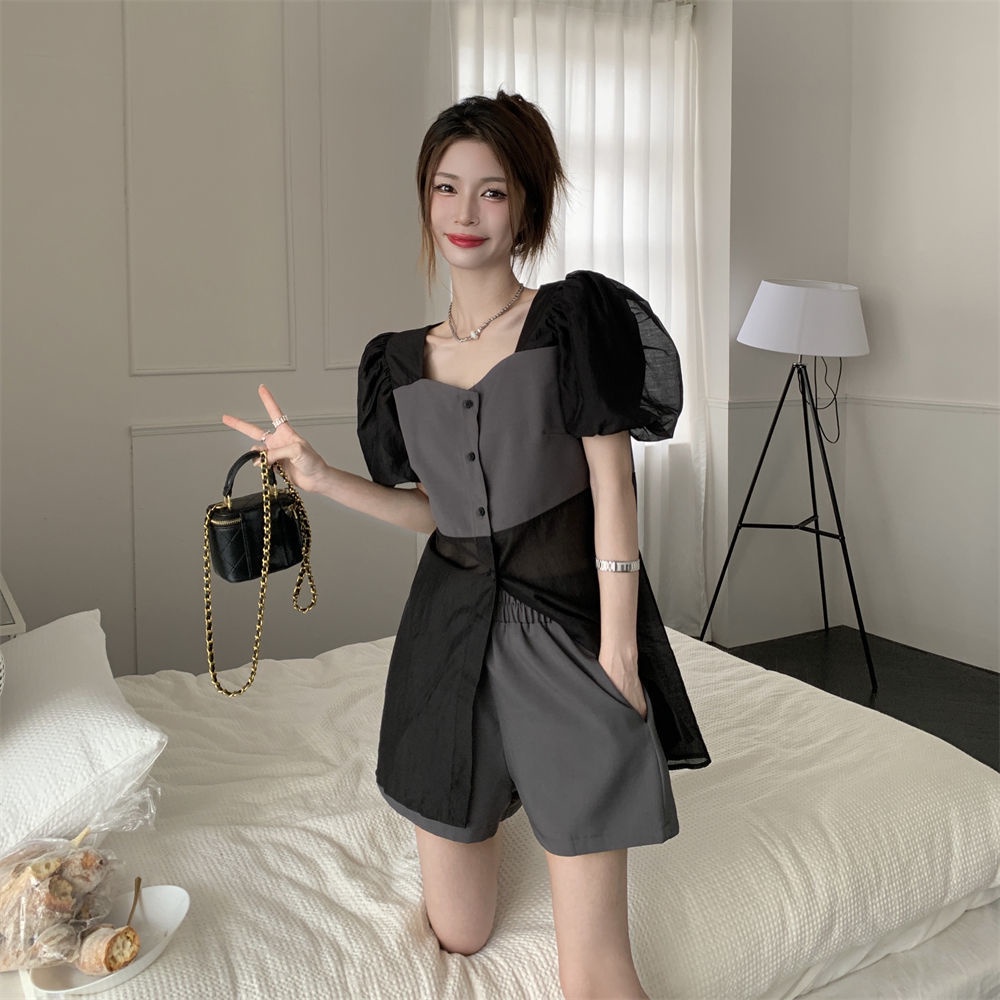 Bộ Áo Tay Phồng Cổ Chữ V Phối Cà Vạt + Quần Short Lưng Cao Ống Rộng Thời Trang 2022