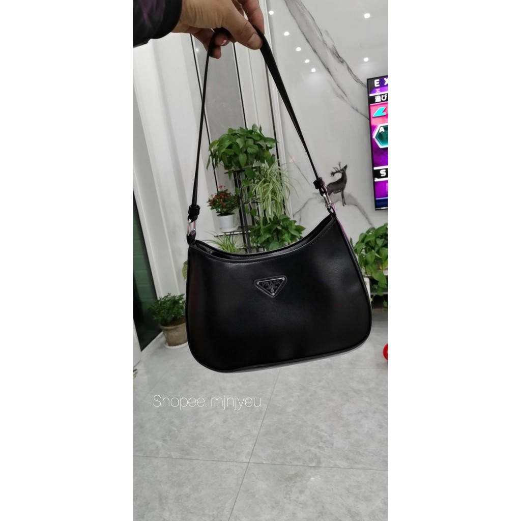 Túi kẹp nách 𝓟𝓻𝓪𝓭𝓪 bầu Diệu Nhi Siêu Hot 2021