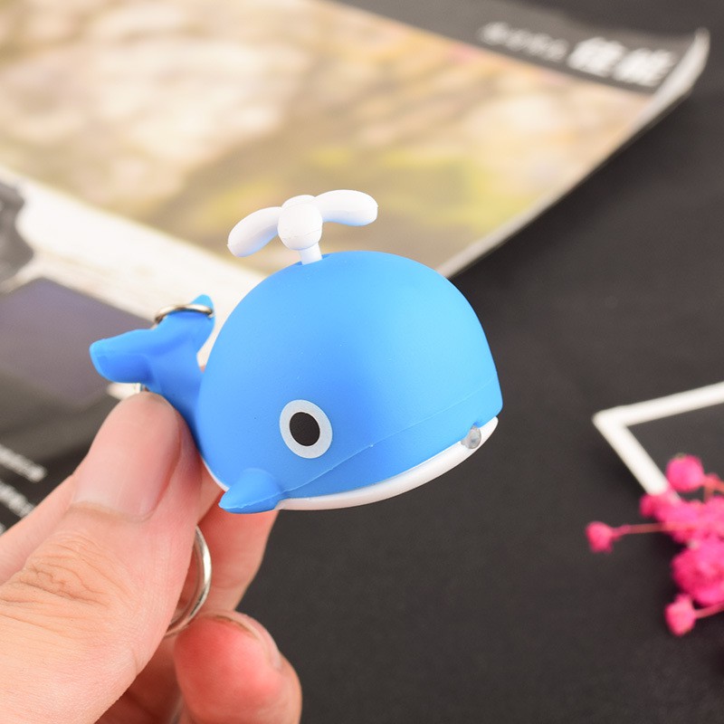 Móc Khóa Hình Búp Bê Siêu Anh Hùng Gắn Đèn LED Phát Sáng