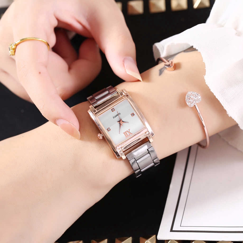 Đồng hồ thạch anh mặt vuông chất liệu thép không gỉ cho nữ
