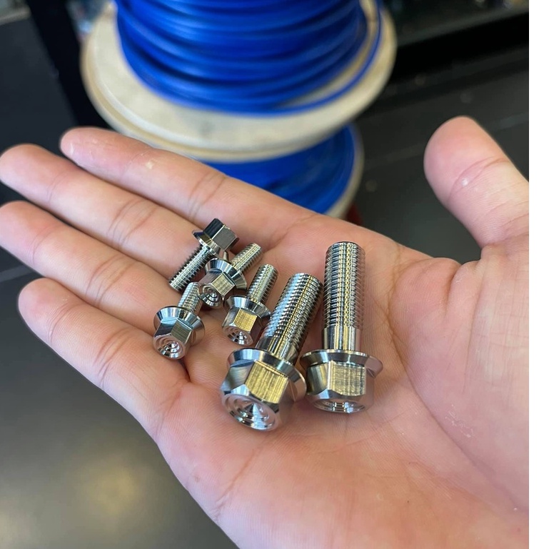 Ốc lốc TBT 6li trụ v2 full size chất liệu inox 304 gắn lốc máy , dàn áo và nhiều vị trí trên xe
