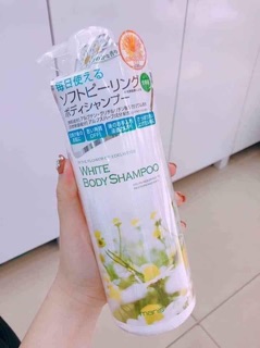 SỮA TẮM MANIS WHITE BODY SHAMPOO