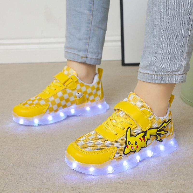 Giày Sneaker Có Đèn Phát Sáng Hình Pikachu Dễ Thương Cho Bé