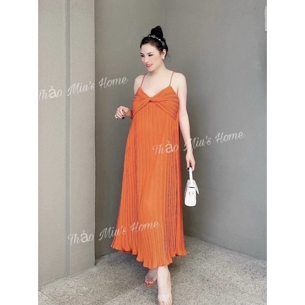 [ Mẫu mới ] Đầm maxi hai dây xếp ly xoắn ngực | BigBuy360 - bigbuy360.vn