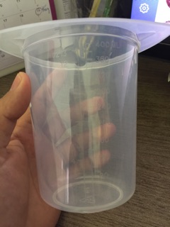 Cốc nhựa chia vạch 3 miệng rót