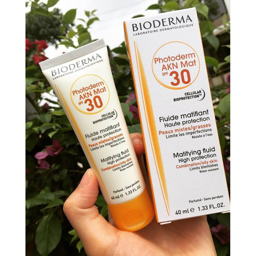 Kem chống nắng Bioderma Photoderm AKN Mat SPF 30+ dành cho da dầu mụn nhạy cảm 40ml