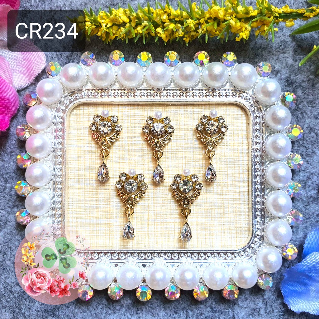 Mã CR234 . Charm kim loại đính đá trang trí móng siêu xinh.