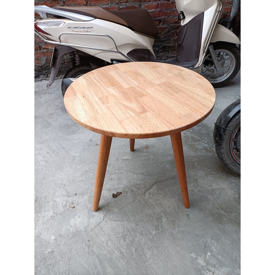 Bàn tròn, bàn cafe, bàn sofa mặt gỗ cao su 3 chân Gem Decor