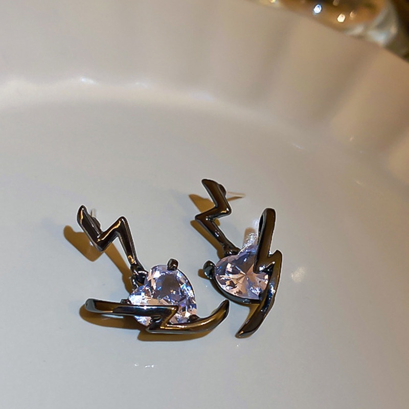 Khuyên Tai Hình Tia Sét Trái Tim Độc Đáo Phong Cách Hàn Quốc