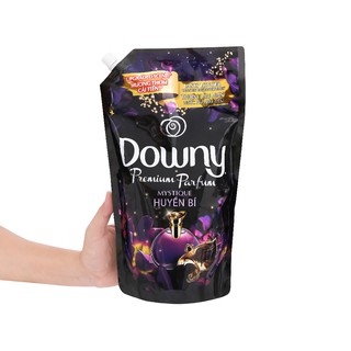 Nước xả vải Downy Parfum Collection huyền bí túi 1.4 lít