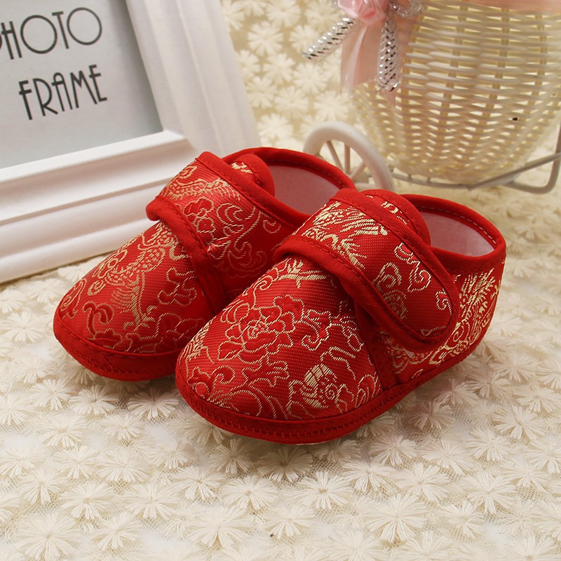 Giày vải êm ái họa tiết xinh xắn cho bé