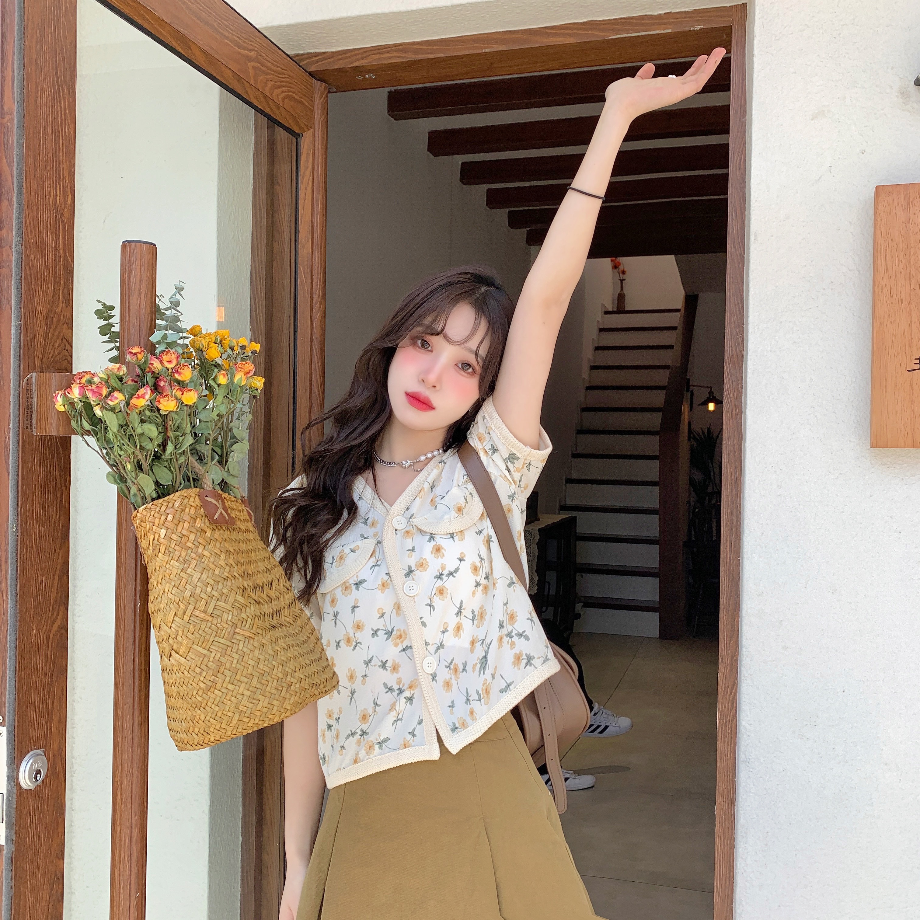 Áo Croptop Tay Ngắn Hoạ Tiết Hoa Đáng Yêu Theo Phong Cách Hàn Quốc | BigBuy360 - bigbuy360.vn