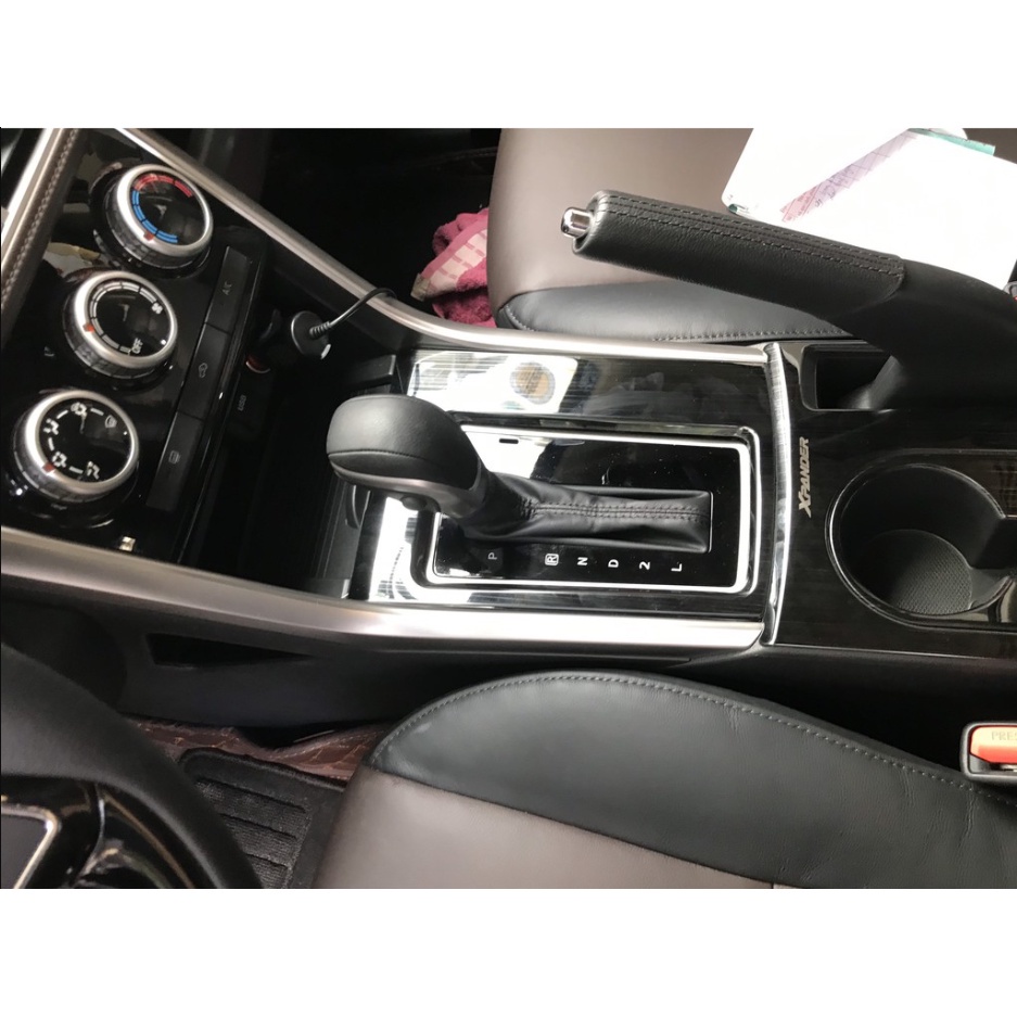 Ốp nội thất xe Mitsubishi Xpander 2018, 2019, 2020 titan phay xước cao cấp
