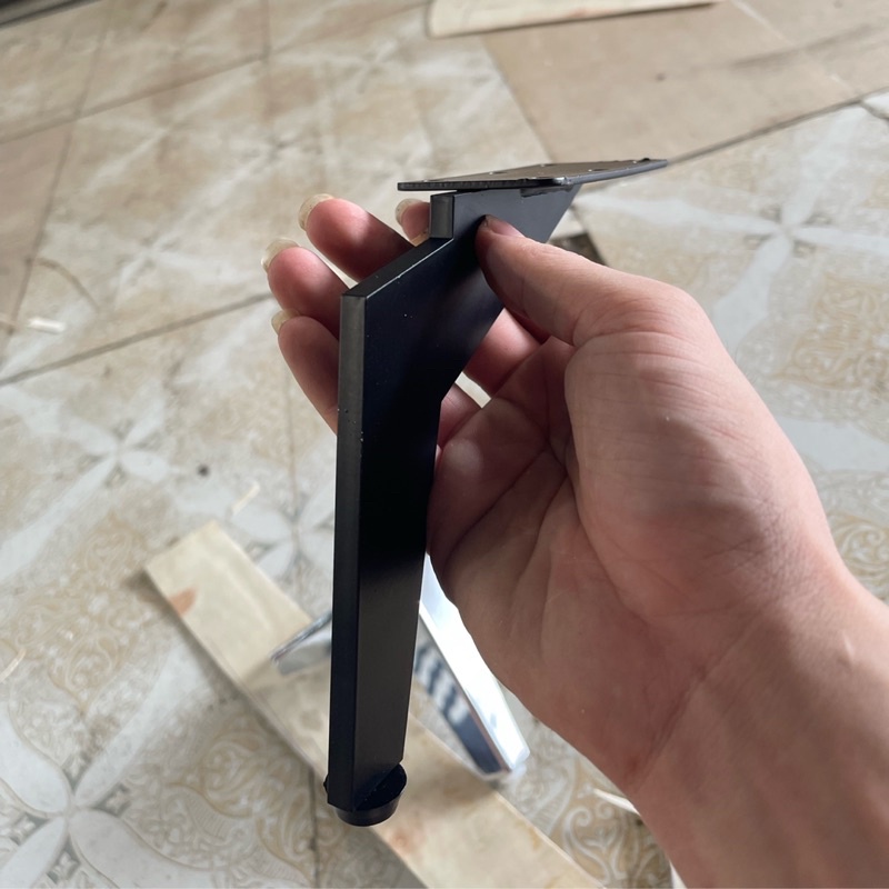 Chân ghế Sofa choãi, chân thép đặc có núm tăng chỉnh chiều cao