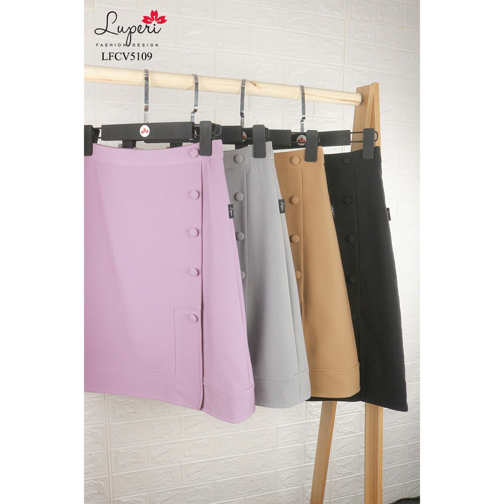 Chân Váy Dáng A Đính Cúc Bọc LUPERI LFCV5109 Chất Vải Co Giãn Mát | BigBuy360 - bigbuy360.vn