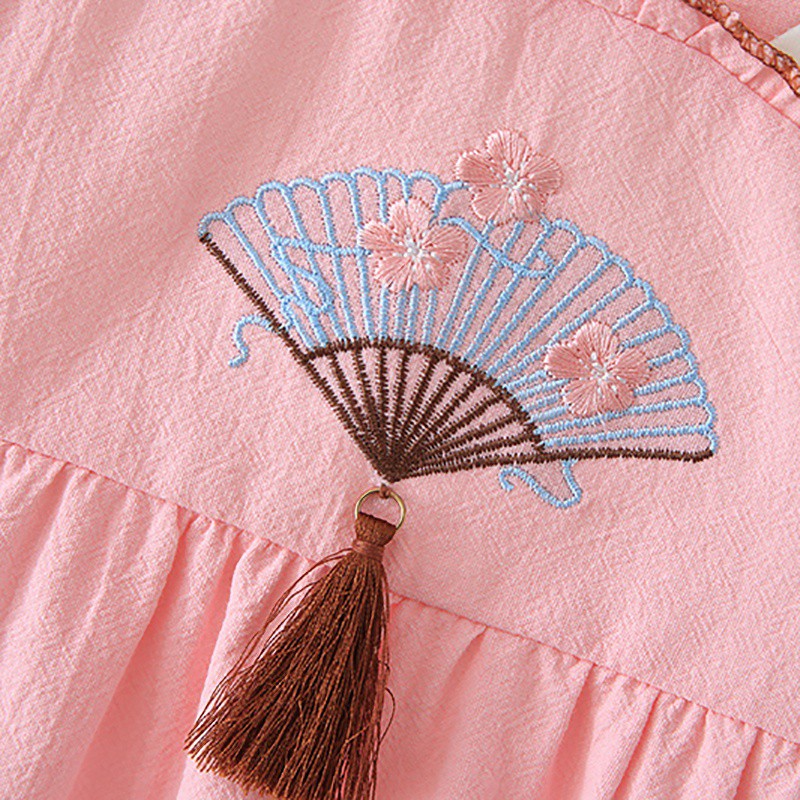 Đầm dài tay thêu hoa dễ thương dành cho bé gái