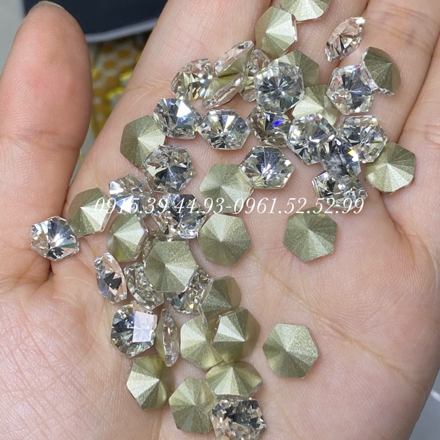 Đá khối tròn cạnh ( 4 màu: trắng, hồng, trà đỏ )