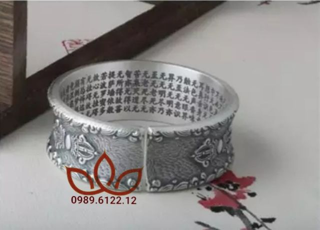 Vòng tay bạc Om Mani Padme Hum