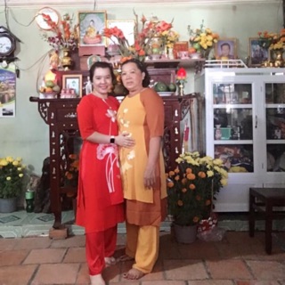 Áo dài đi lễ chùa